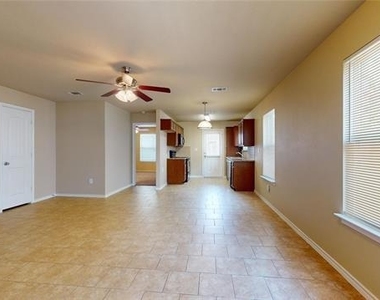812 Parkplace Ridge - Photo Thumbnail 1