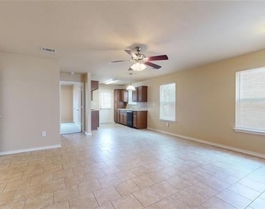 812 Parkplace Ridge - Photo Thumbnail 2