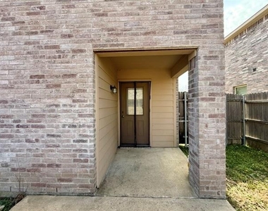 812 Parkplace Ridge - Photo Thumbnail 14