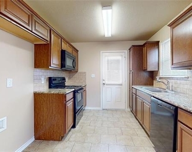 812 Parkplace Ridge - Photo Thumbnail 3