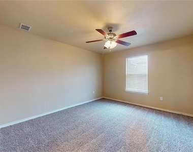 812 Parkplace Ridge - Photo Thumbnail 11