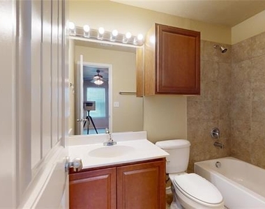 812 Parkplace Ridge - Photo Thumbnail 10