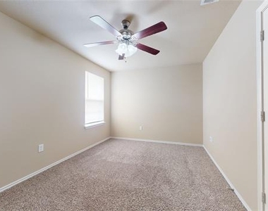 812 Parkplace Ridge - Photo Thumbnail 13