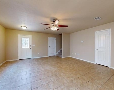 812 Parkplace Ridge - Photo Thumbnail 4