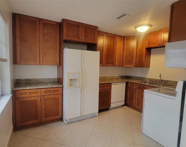 1821 Ne 56th Street - Photo Thumbnail 3