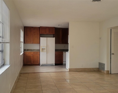 1821 Ne 56th Street - Photo Thumbnail 2