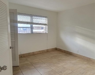 1821 Ne 56th Street - Photo Thumbnail 4