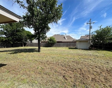 6415 Circo Drive - Photo Thumbnail 18