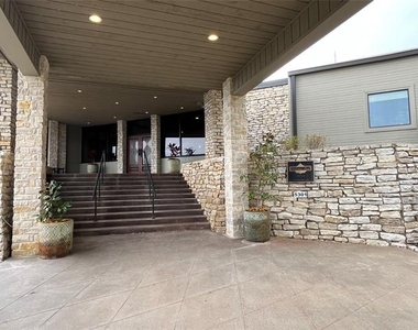 6415 Circo Drive - Photo Thumbnail 20