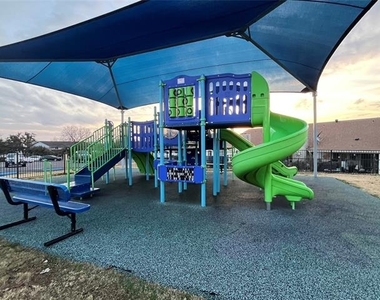 6415 Circo Drive - Photo Thumbnail 24