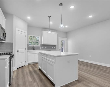 121 W Morton Street - Photo Thumbnail 10