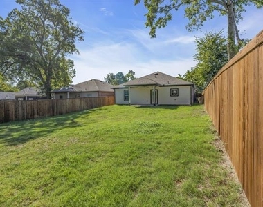 121 W Morton Street - Photo Thumbnail 25