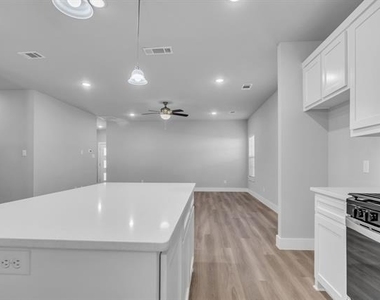 121 W Morton Street - Photo Thumbnail 13