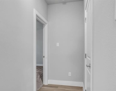 121 W Morton Street - Photo Thumbnail 14