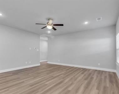 121 W Morton Street - Photo Thumbnail 9