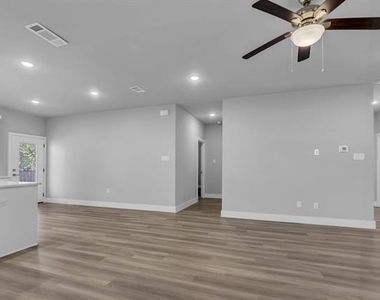 121 W Morton Street - Photo Thumbnail 8