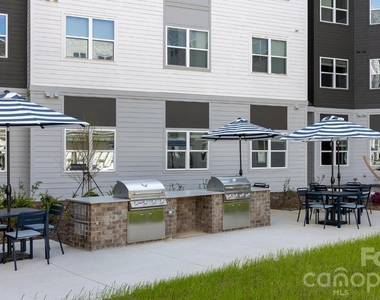 8424 N Tryon Street - Photo Thumbnail 12