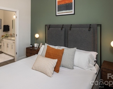 8424 N Tryon Street - Photo Thumbnail 20