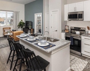 8424 N Tryon Street - Photo Thumbnail 15