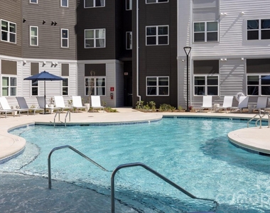 8424 N Tryon Street - Photo Thumbnail 14