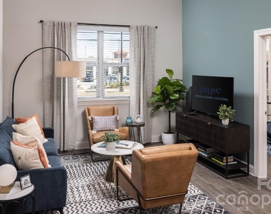 8424 N Tryon Street - Photo Thumbnail 17