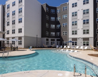8424 N Tryon Street - Photo Thumbnail 13