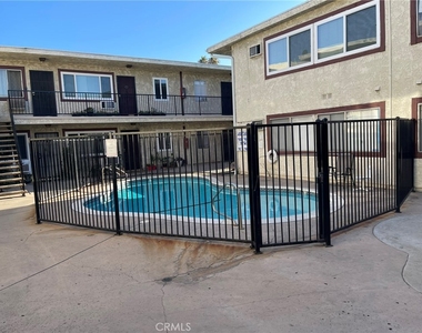 8800 Cedros Avenue - Photo Thumbnail 35