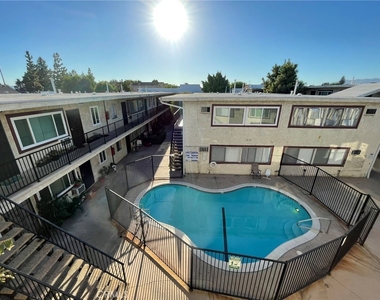 8800 Cedros Avenue - Photo Thumbnail 29