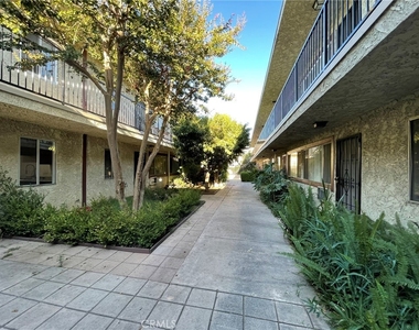 8800 Cedros Avenue - Photo Thumbnail 22