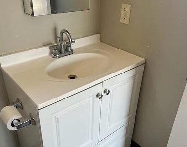 16857 Bayview - Photo Thumbnail 5