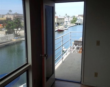 16857 Bayview - Photo Thumbnail 3
