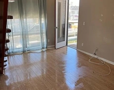 16857 Bayview - Photo Thumbnail 1