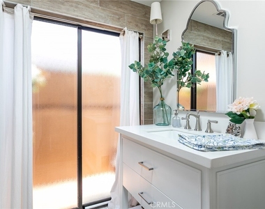 16857 Bayview - Photo Thumbnail 4