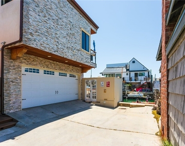 16857 Bayview - Photo Thumbnail 29