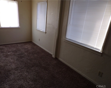 845 6th Street - Photo Thumbnail 3