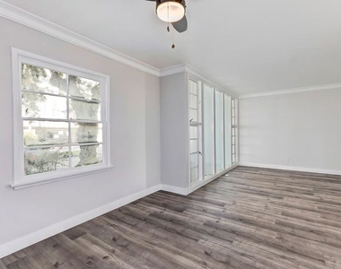 5022 Clinton Street - Photo Thumbnail 4