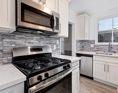 5022 Clinton Street - Photo Thumbnail 8