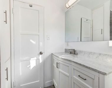 5022 Clinton Street - Photo Thumbnail 11