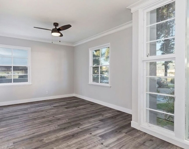 5022 Clinton Street - Photo Thumbnail 3