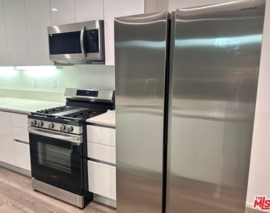 1038 S Mariposa Avenue - Photo Thumbnail 25