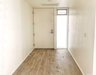 1038 S Mariposa Avenue - Photo Thumbnail 19