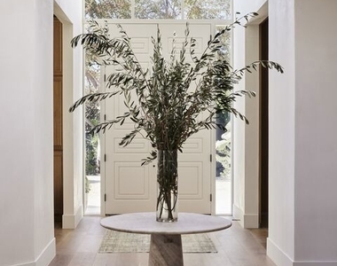 9100 Cordell Drive - Photo Thumbnail 2