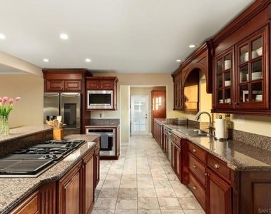 4260 Eastridge Dr - Photo Thumbnail 20