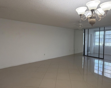 7380 Nw 18th Street - Photo Thumbnail 8