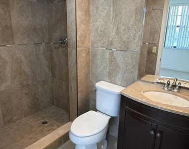 7380 Nw 18th Street - Photo Thumbnail 10