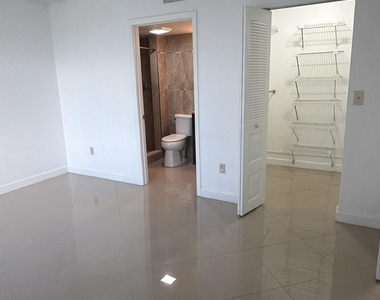 7380 Nw 18th Street - Photo Thumbnail 11