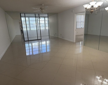 7380 Nw 18th Street - Photo Thumbnail 7