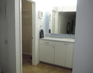115 Lakes End Drive - Photo Thumbnail 6