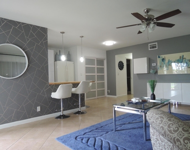 115 Lakes End Drive - Photo Thumbnail 9