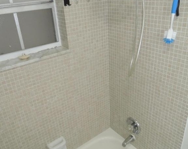 115 Lakes End Drive - Photo Thumbnail 7